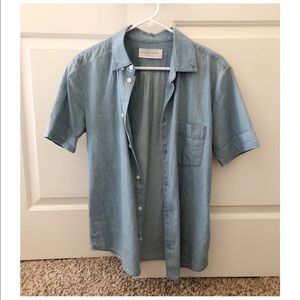 Everlane men’s denim short-sleeve shirt